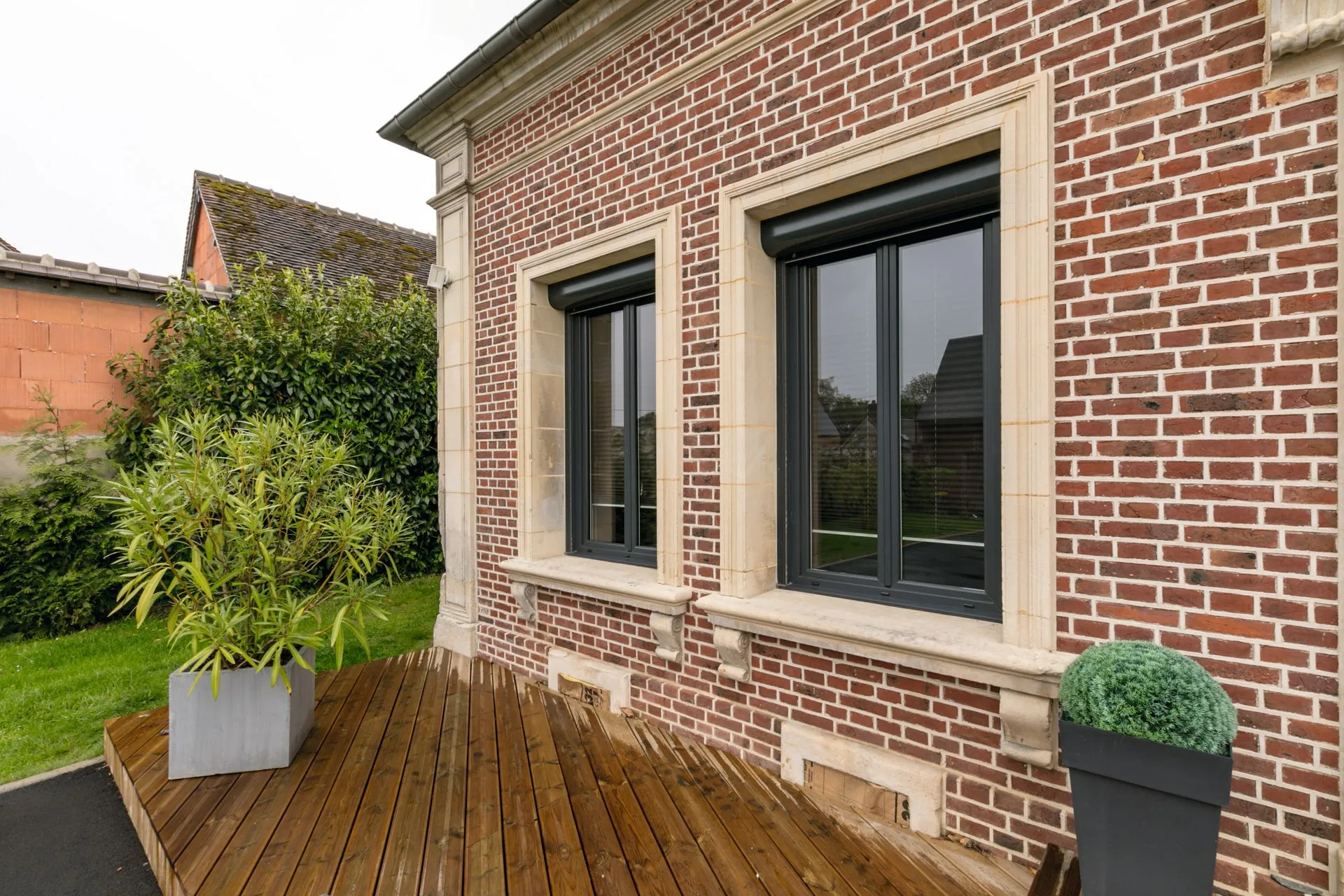 Volets sur facade de maison